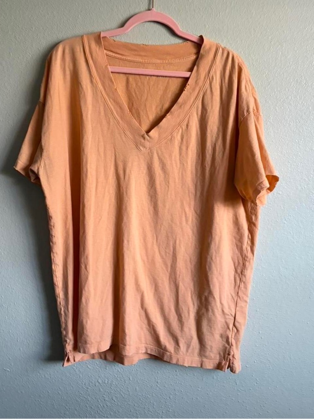 Women’s Aerie Oversized Short Sleeve V-Neck Tee in Peach size large